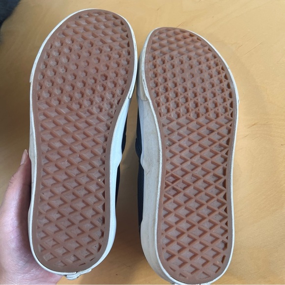 Vans Classic Slip-On Black Perforated Leather Sneaker Unisex Men’s 6 Women’s 7.5 - Picture 13 of 13